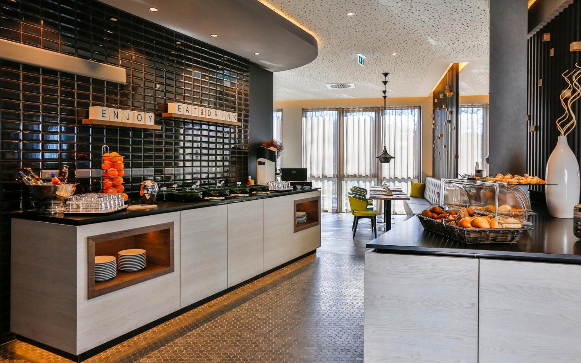 Holiday Inn - Villingen - Schwenningen By Ihg Eksteriør billede